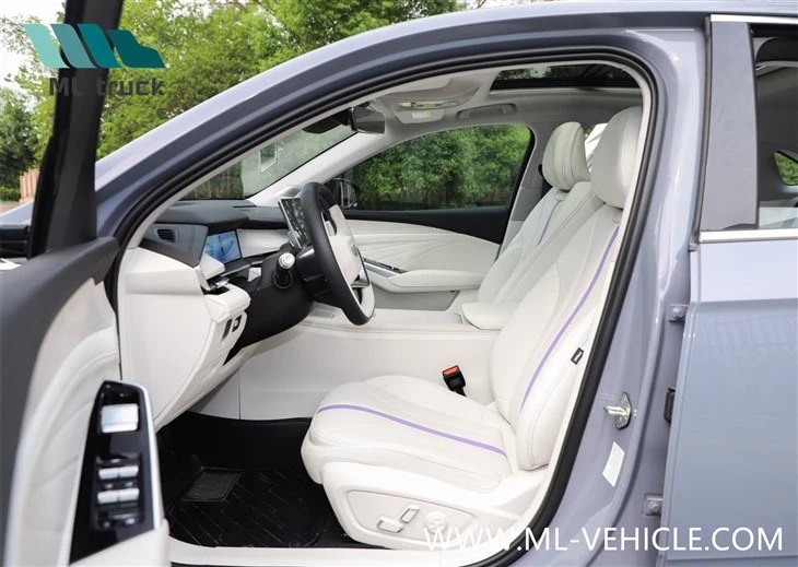 2024 NEW Geely XingRui L HEV Sedan