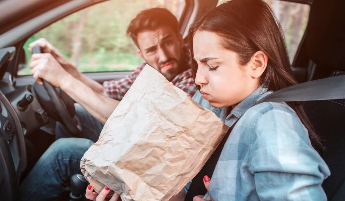 Warum verursachen gut versiegelte Autos eher Reisekrankheit?