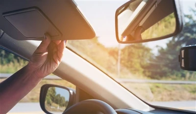 Welche Funktion hat eine Auto-Sonnenblende?